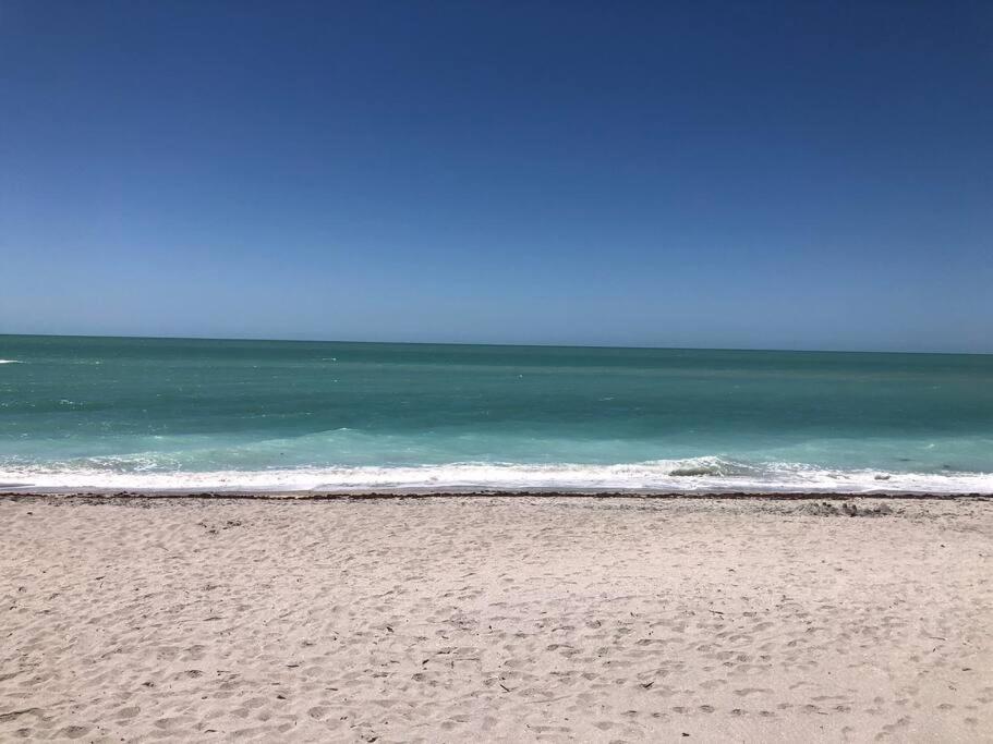 Pelican Nest Private Beach & Bay access & Pool photo 3