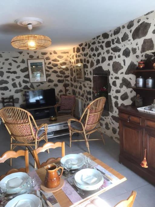 Maison auvergnate traditionnelle récemment rénovée photo 4