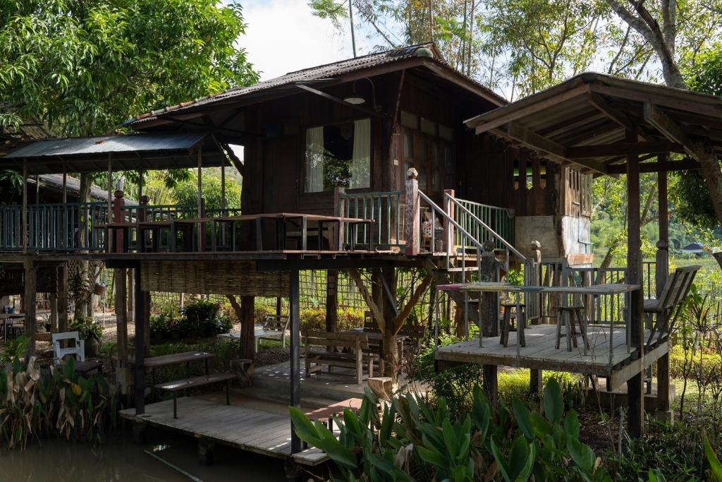 Art House at Chiangdao - Moon House