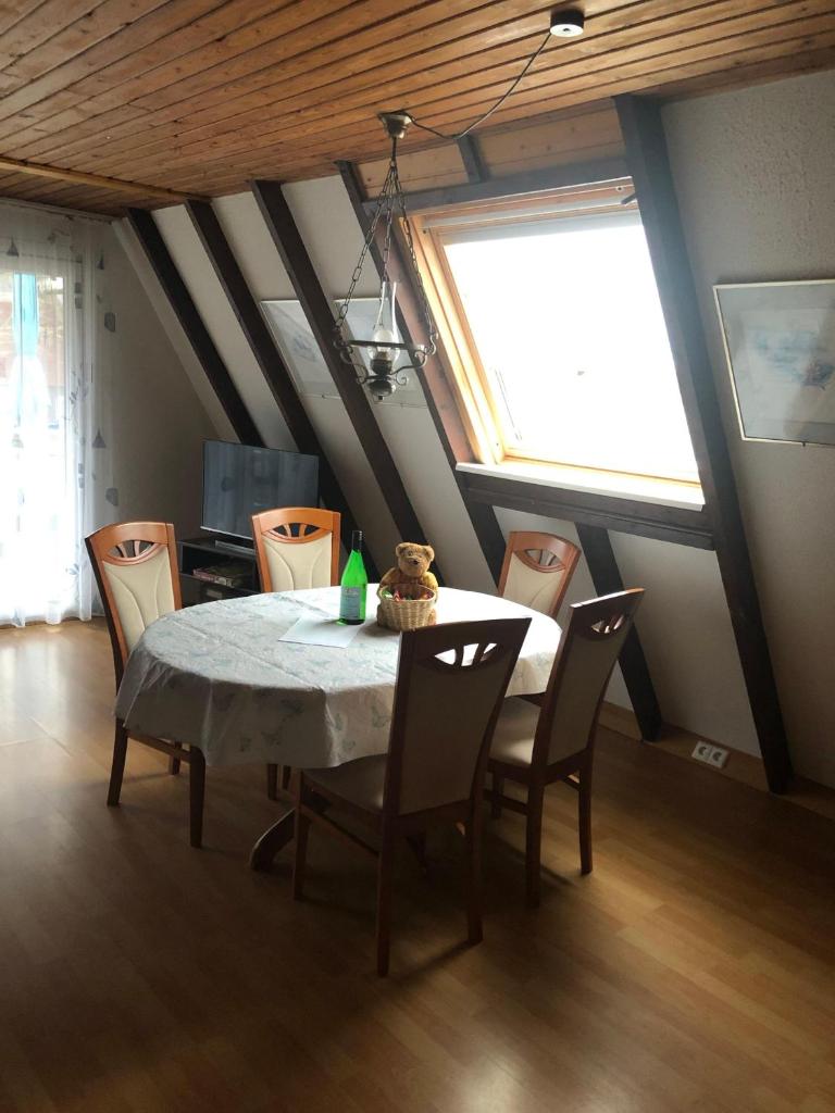 Ferienhaus-Rosensteig-128-im-Feriendorf-Eichwald photo 3