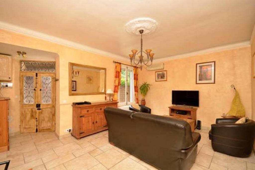 Cosy Antibes villa photo 4