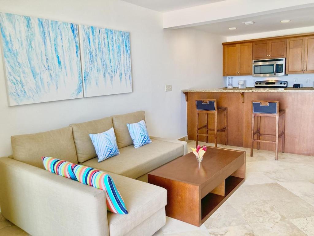 New Listing La Vista Azul Spacious 1 Bedroom Condo photo 3