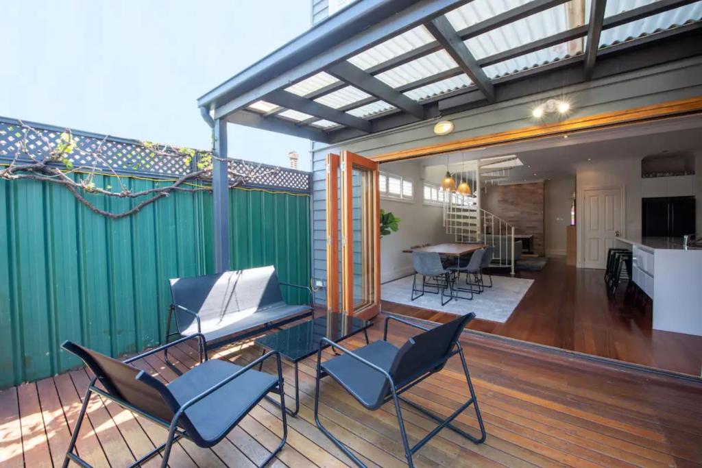 Renovated 3 Bedroom Family Home in Richmond with Parking photo 1
