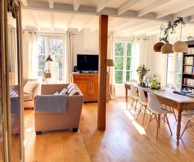 EXCLUSIF GRAND BEAU MANOIR 300m2 4 CHAMBRES 8 LITS JARDIN SOLEIL PARIS VERSAILLES DISNEY TOURNAGE FILMS SHOOTING FASHION WEEK JO 2024 OLYMPICS photo 2