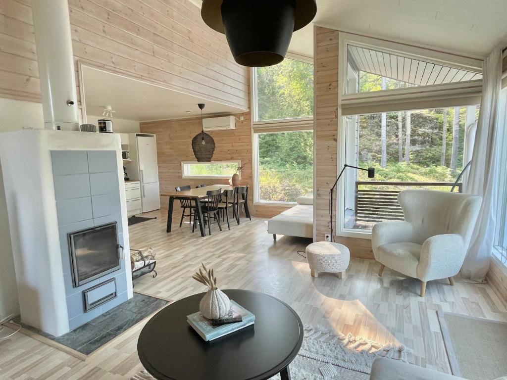 Villa Laidike with sauna/fireplace, 80 km Helsinki