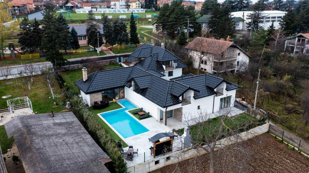 City Escape Luxury Villa