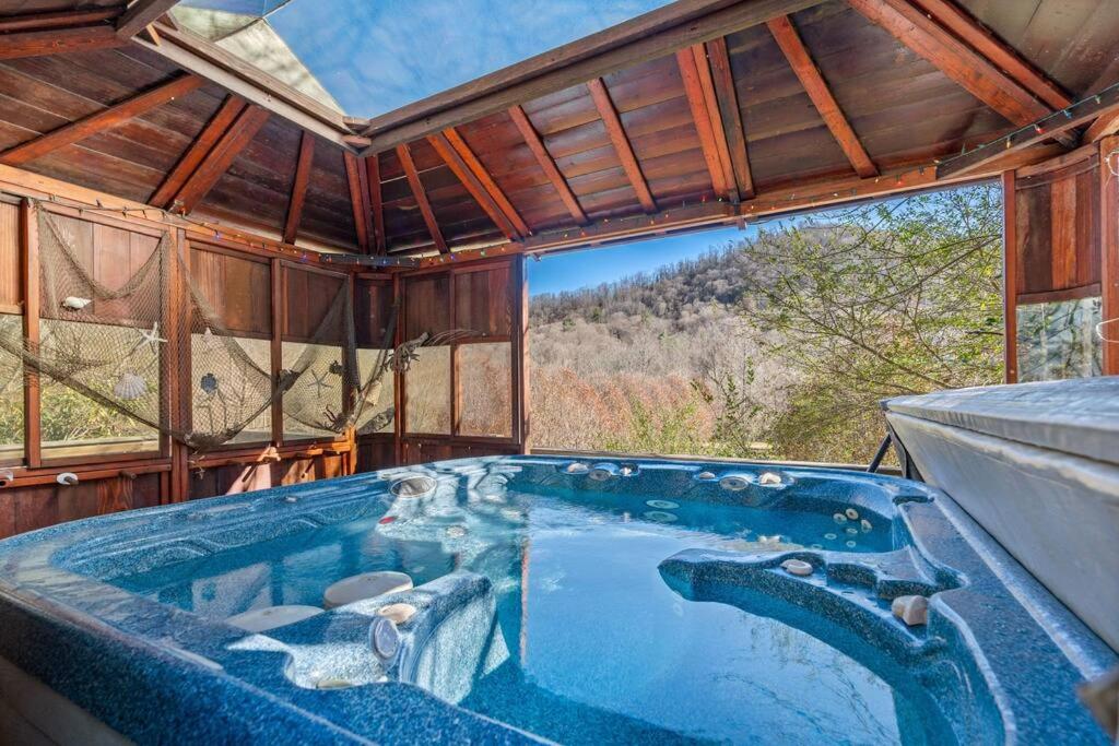 Serenity Views Retreat - Close to City and Parkway! image
