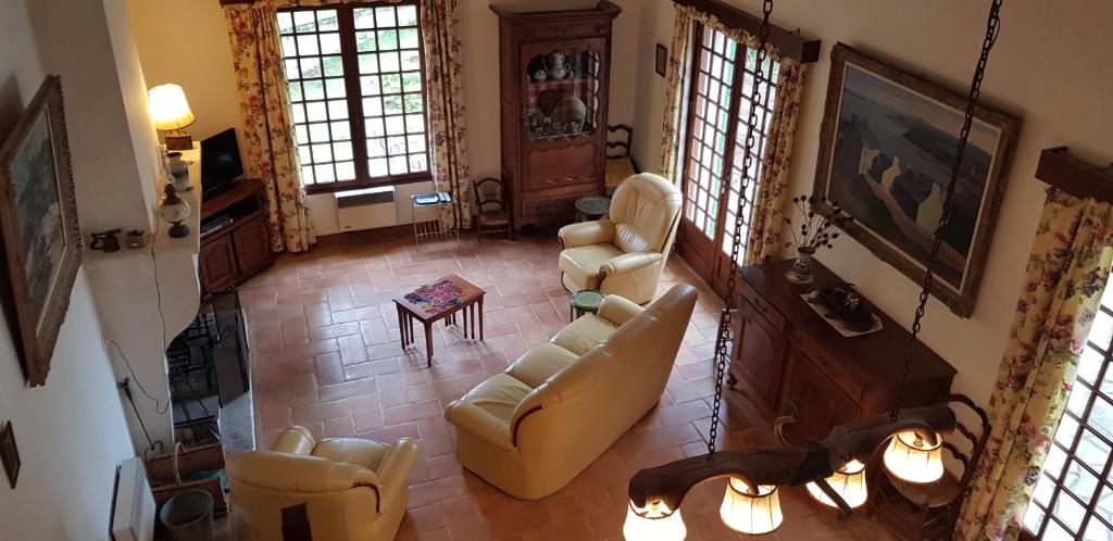 MAISON DE CHARME AVEC JARDIN CLOS photo 3