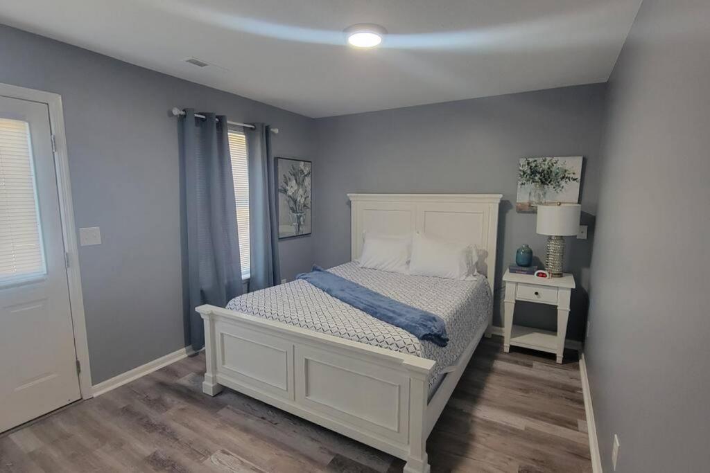 160 Overbrook 3 bedroom home with privately fenced yard and hot tub photo 3