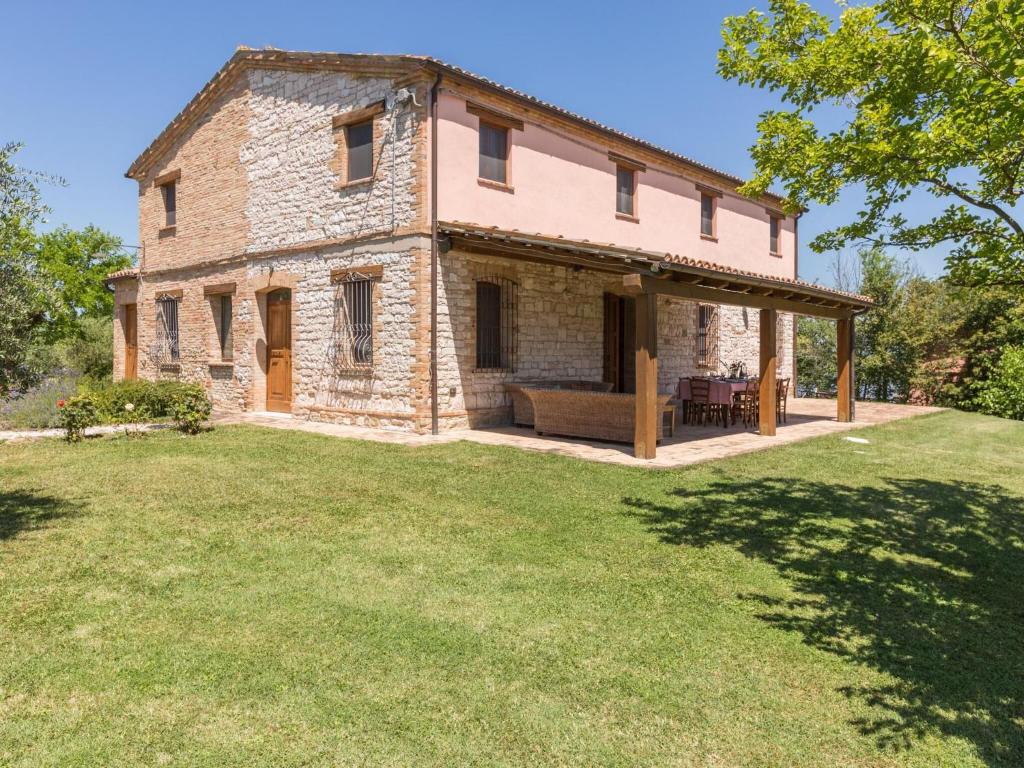 Belvilla by OYO Villa Fufi