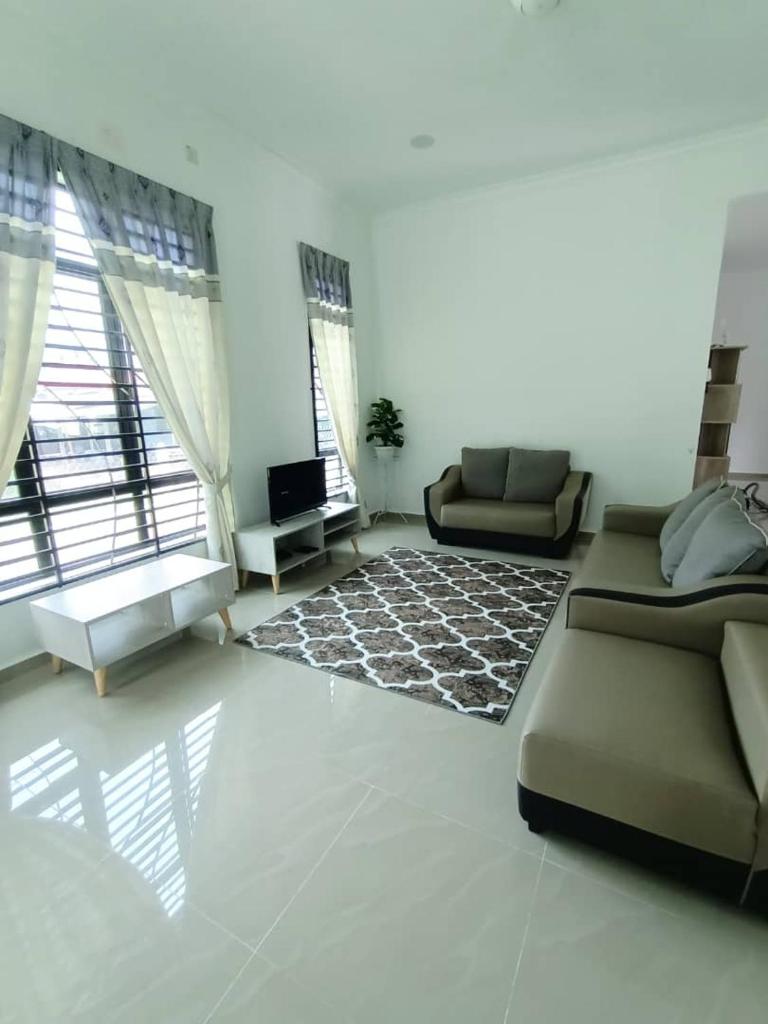 Homestay Kemaman Fyna07 Banglo Mewah 5 KM Dari Pantai Kijal photo 2
