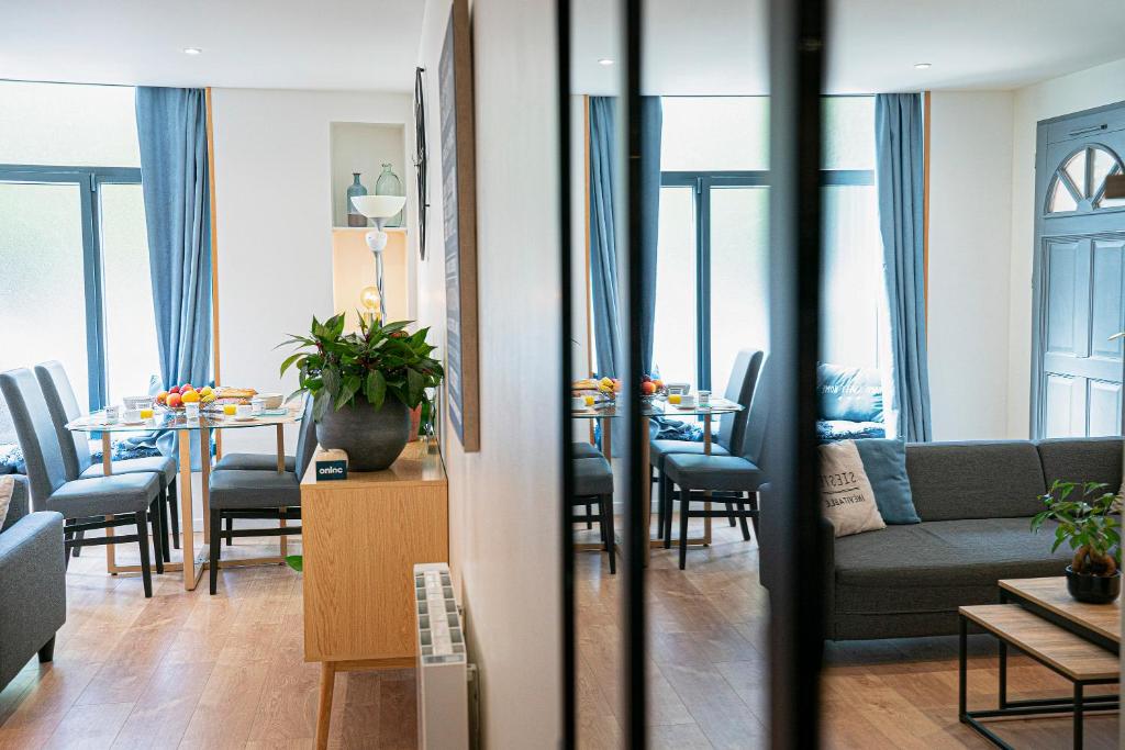 ONLOC - Proche Halles Appart - 2 chbres - Parking photo 4