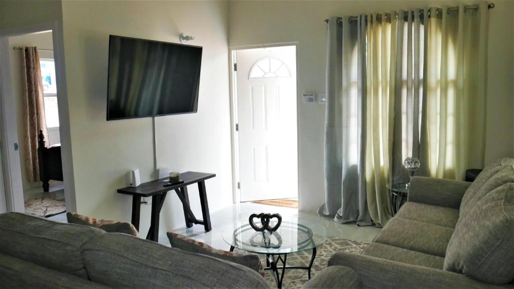 Lux Sea View Camelot Village Discovery Bay photo 3
