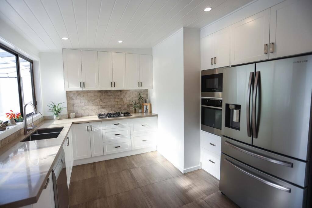 Breezy Beach House - Avalon Beach Awaits! photo 2