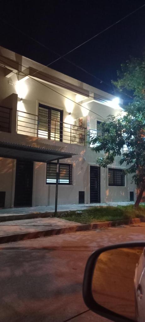 Colon Suites 1. Duplex a 18 minutos aeropuerto Ezeiza