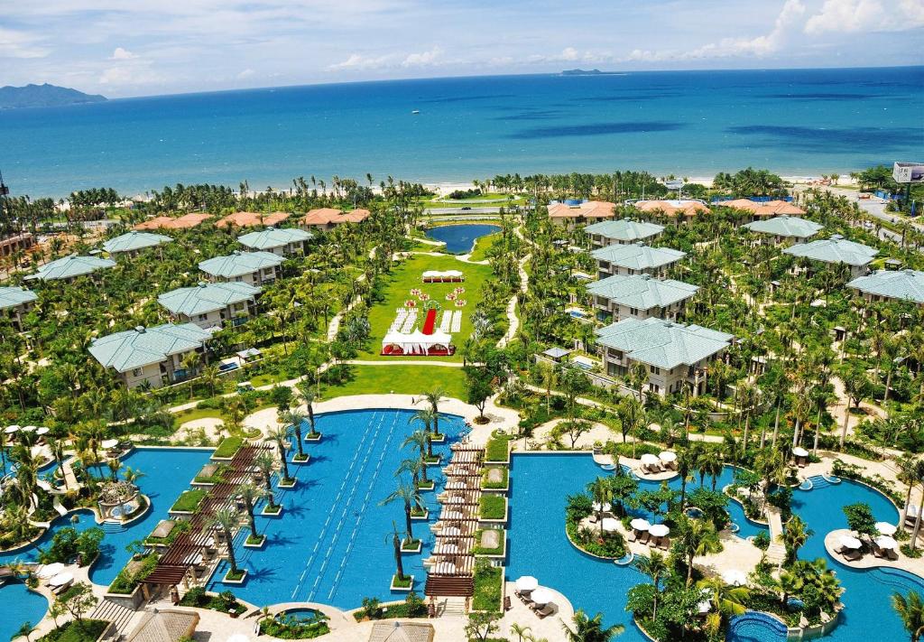 Howard Johnson Resort Sanya Bay - Tap to explore photos