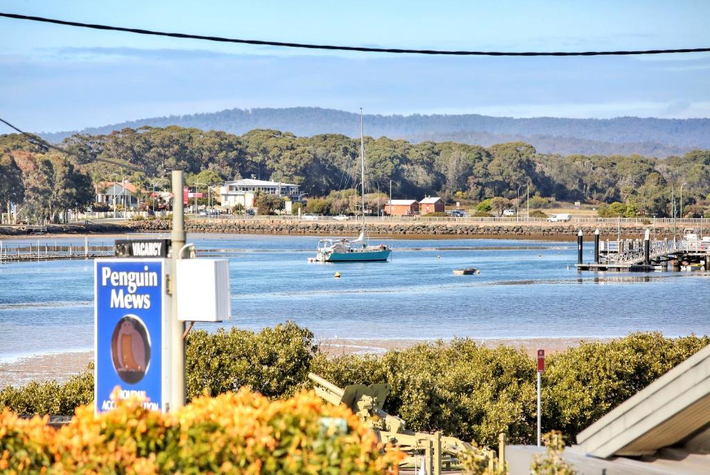 Penguin Lakeview Merimbula