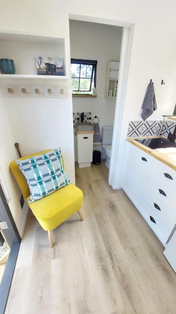 Luxury Shepherds Hut Retreat photo 3
