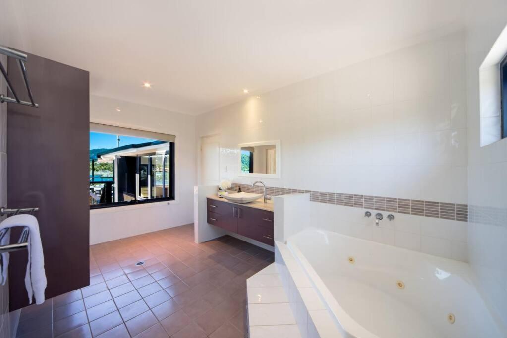 villa 180 degree views photo 2