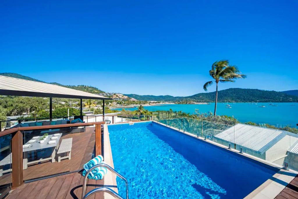 villa 180 degree views photo 4