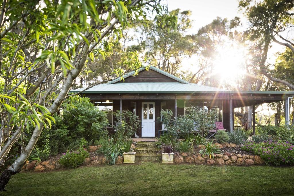 Bettenays Margaret River Room Type - Three-Bedroom Villa with Lake View