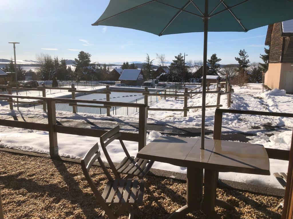 Le chalet de "Lamarmotte" T3 rénové avec terrasse sud en rez de jardin photo 1