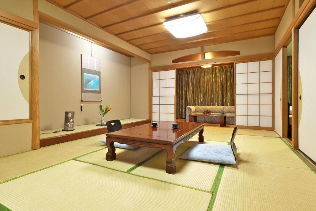 Yuraku Hotel photo 4
