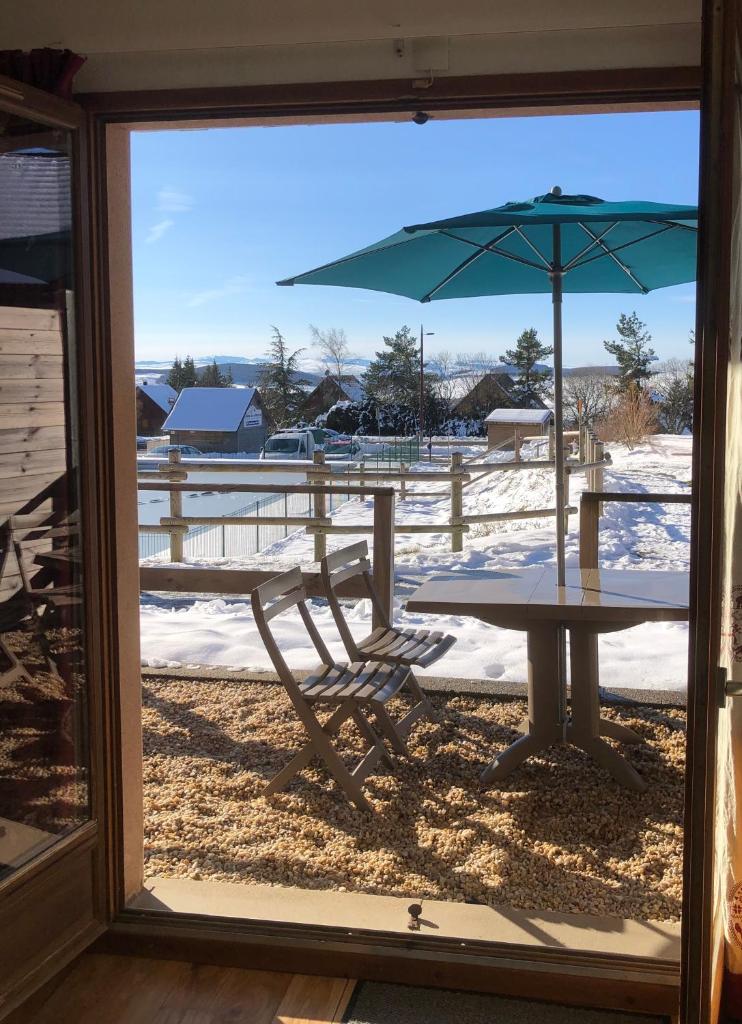Le chalet de "Lamarmotte" T3 rénové avec terrasse sud en rez de jardin photo 2