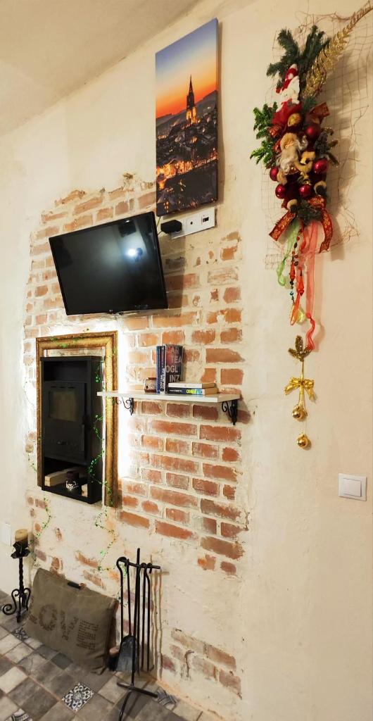 Old City Romantic Studio photo 1