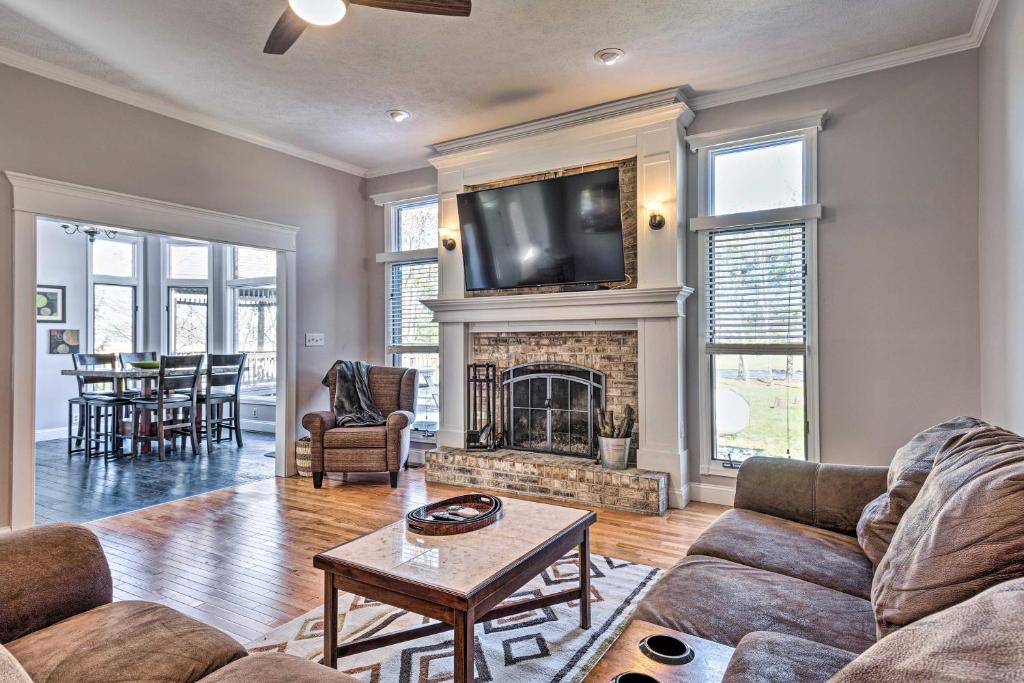 Grand Westfield Gem with Indoor Sports Complex