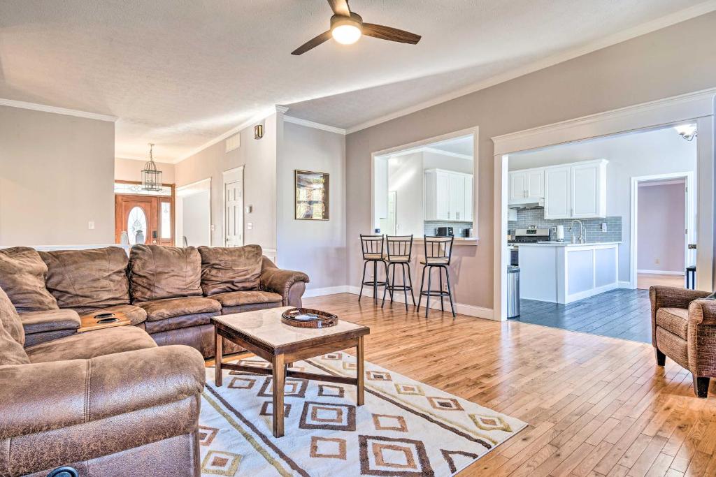 Grand Westfield Gem with Indoor Sports Complex photo 4