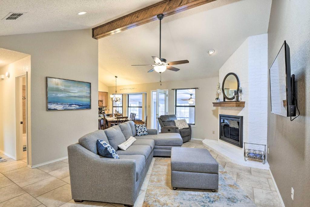 Granbury Home with Lake Granbury Access and Dock! photo 3