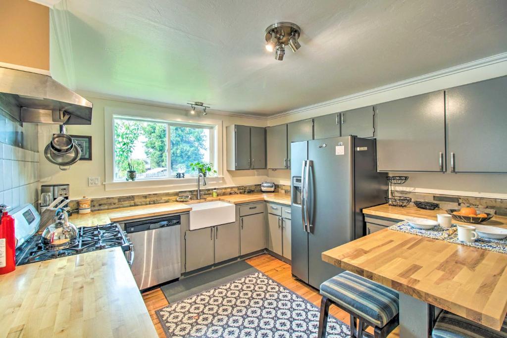 Fort Bragg Home, Close to Laguna Point Beach! photo 2