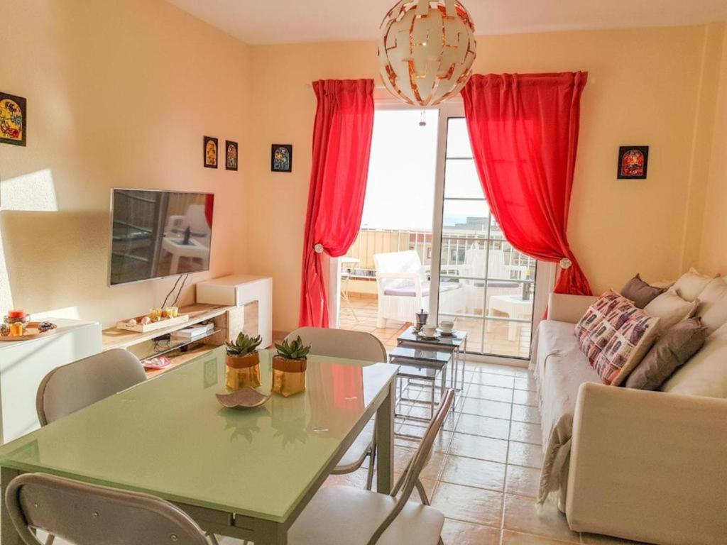 Lovely Apartment in Tenerife South photo 3