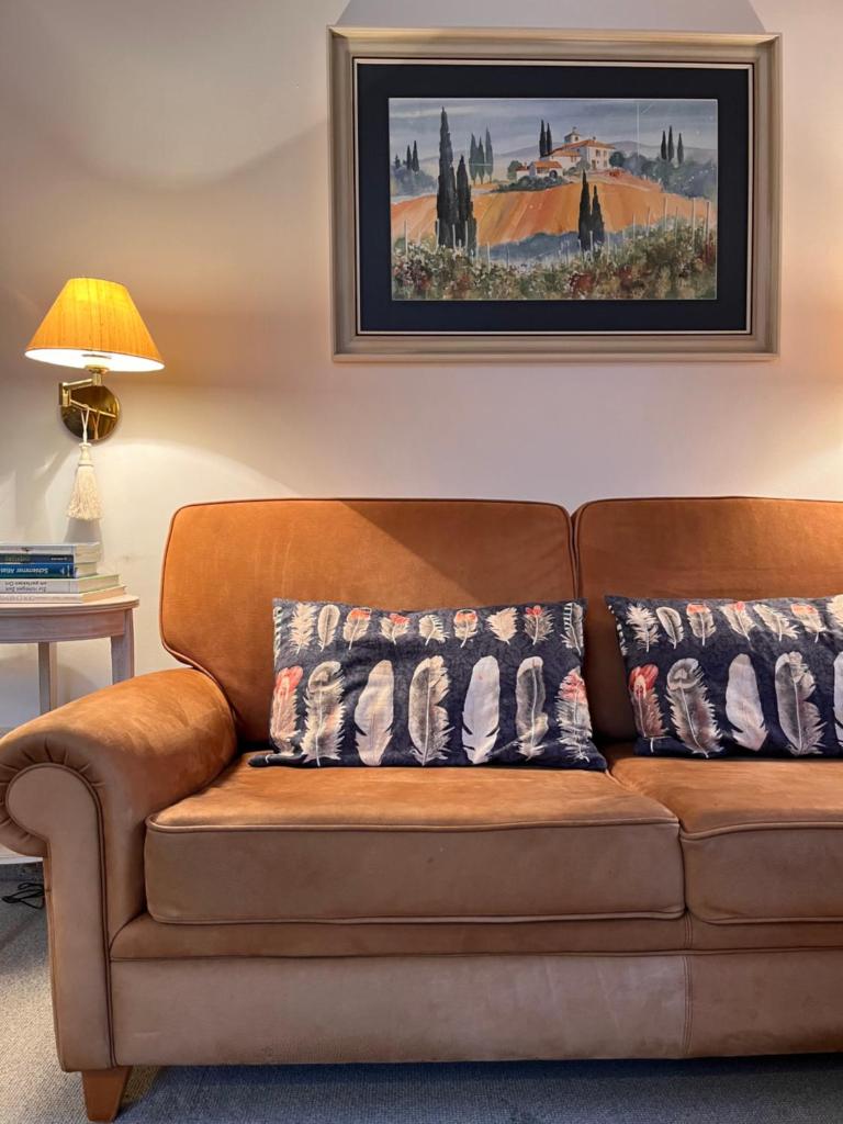 Private 2-Zimmer-Ferienwohnung im historischen Burghotel photo 3