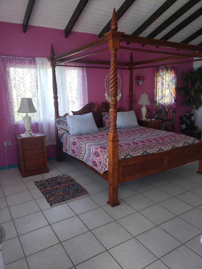 Orrie's Beach Bar and Hotel photo 4