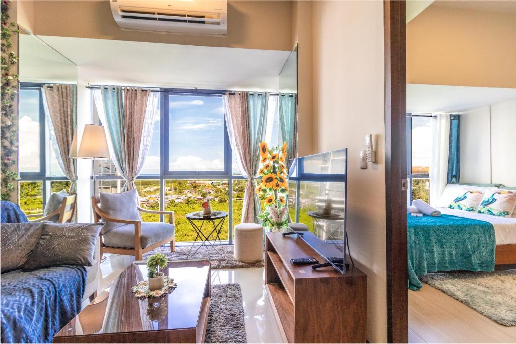 Mactan Newtown - New Modern Condo with Ocean View photo 4