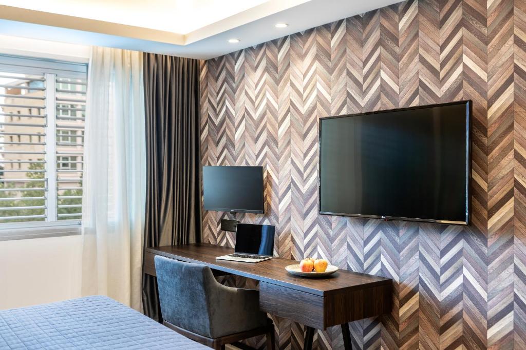 Almond Business Hotel photo 1
