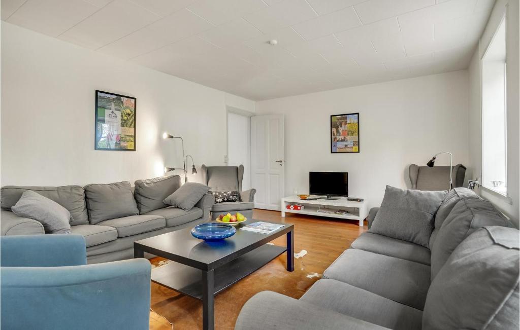 Awesome Home In Kvrndrup With 4 Bedrooms And Wifi photo 2