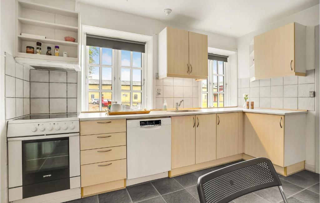 Awesome Home In Kvrndrup With 4 Bedrooms And Wifi photo 4
