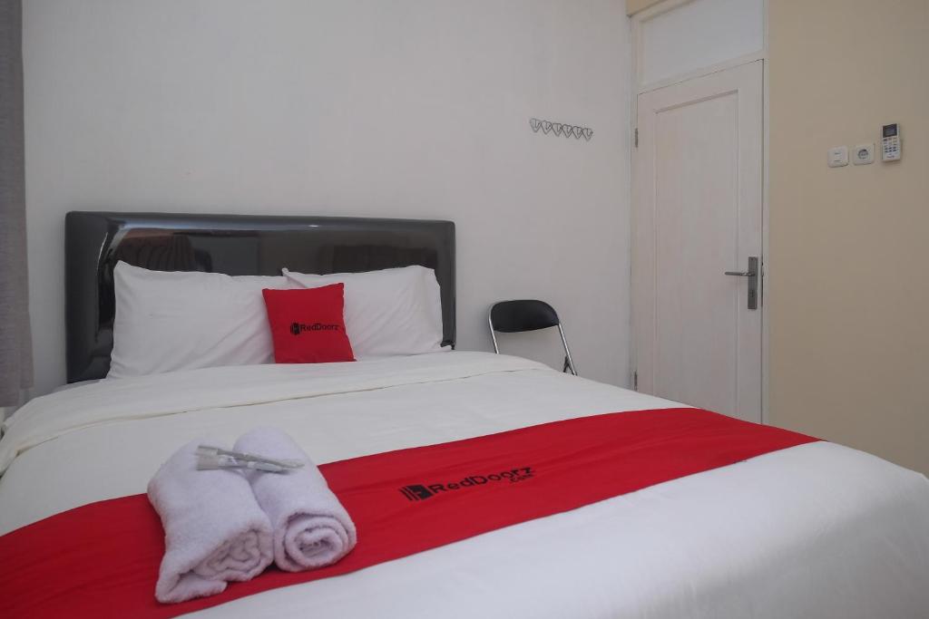 RedDoorz Syariah near Kampus UNSOED Purwokerto photo 1