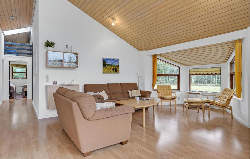 Awesome Home In Hals With 3 Bedrooms, Sauna And Wifi photo 2