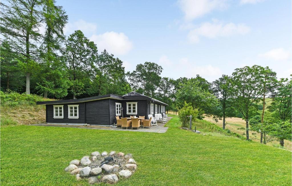 Amazing Home In Randbl With Wifi And 4 Bedrooms