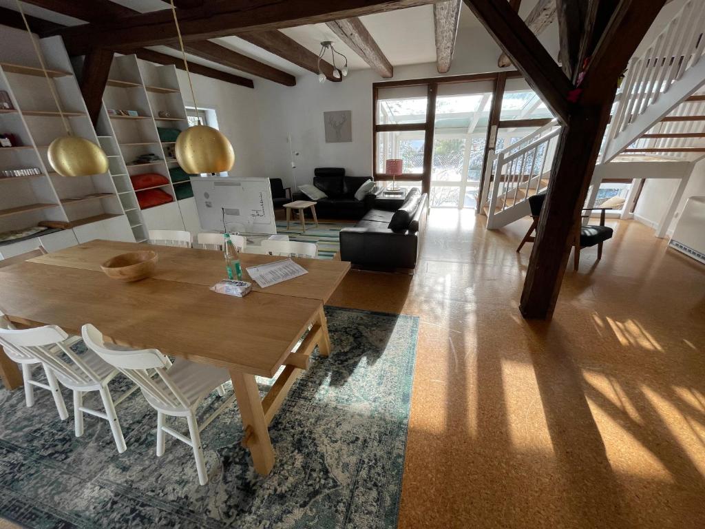 Liebevoll eingerichtetes Ferienhaus mit großem Garten photo 2