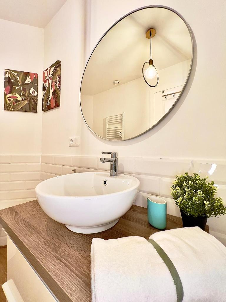 Appartamento centro Firenze AIR CONDITIONING WI-FI E NETFLIX - Tap to explore photos