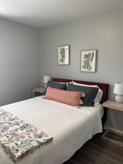 The Carolyn - 2 Bedroom Apt in Quilt Town, USA image