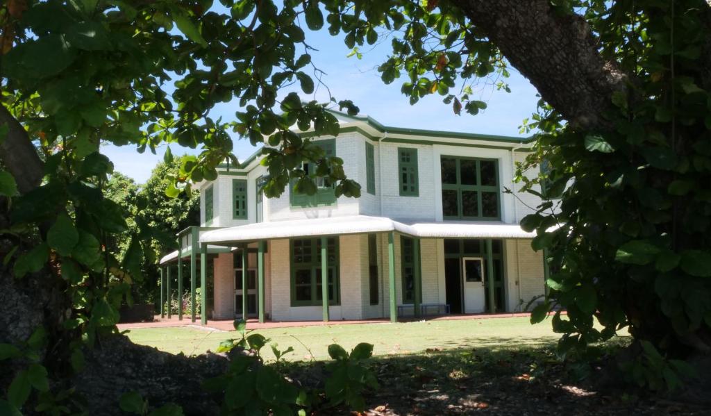 Oceania House Hotel