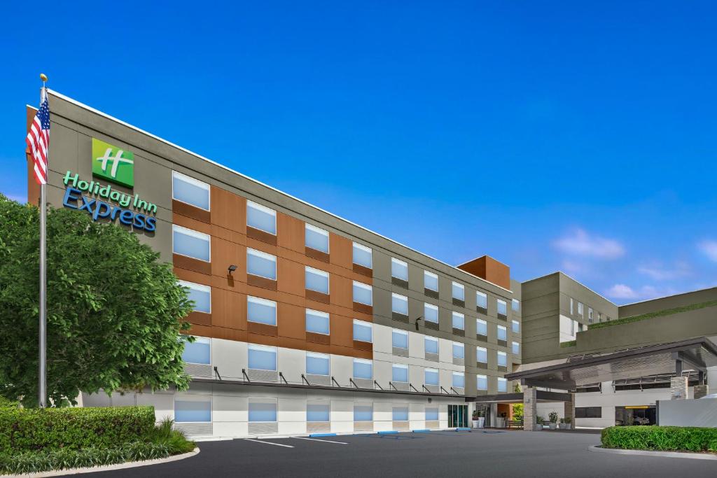 Holiday Inn Express Ft. Lauderdale Cruise-Airport, an IHG Hotel image