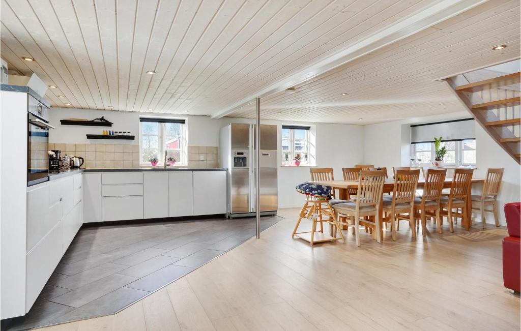 Stunning Home In Havndal With 3 Bedrooms And Wifi photo 4
