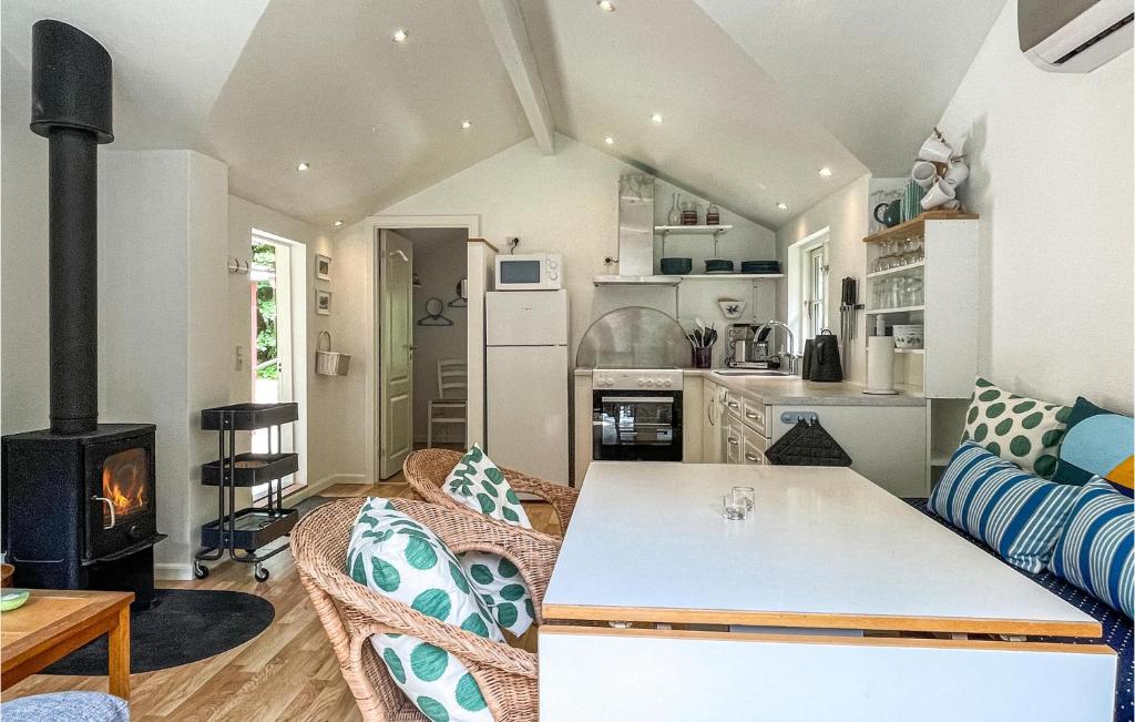 Amazing Home In Rnne With 2 Bedrooms And Wifi photo 4